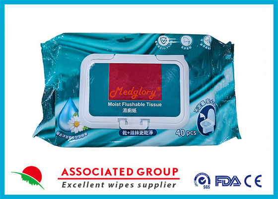 Des lingettes humides pour toilettes gonflables (3 x 40 à compter) fabriquées à partir de fibres végétales infusées d'extrait de camomille et de réglisse