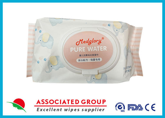 Des lingettes pour bébés épaissis à l'eau pure, sans parfum, hypoallergéniques et sans parfum.